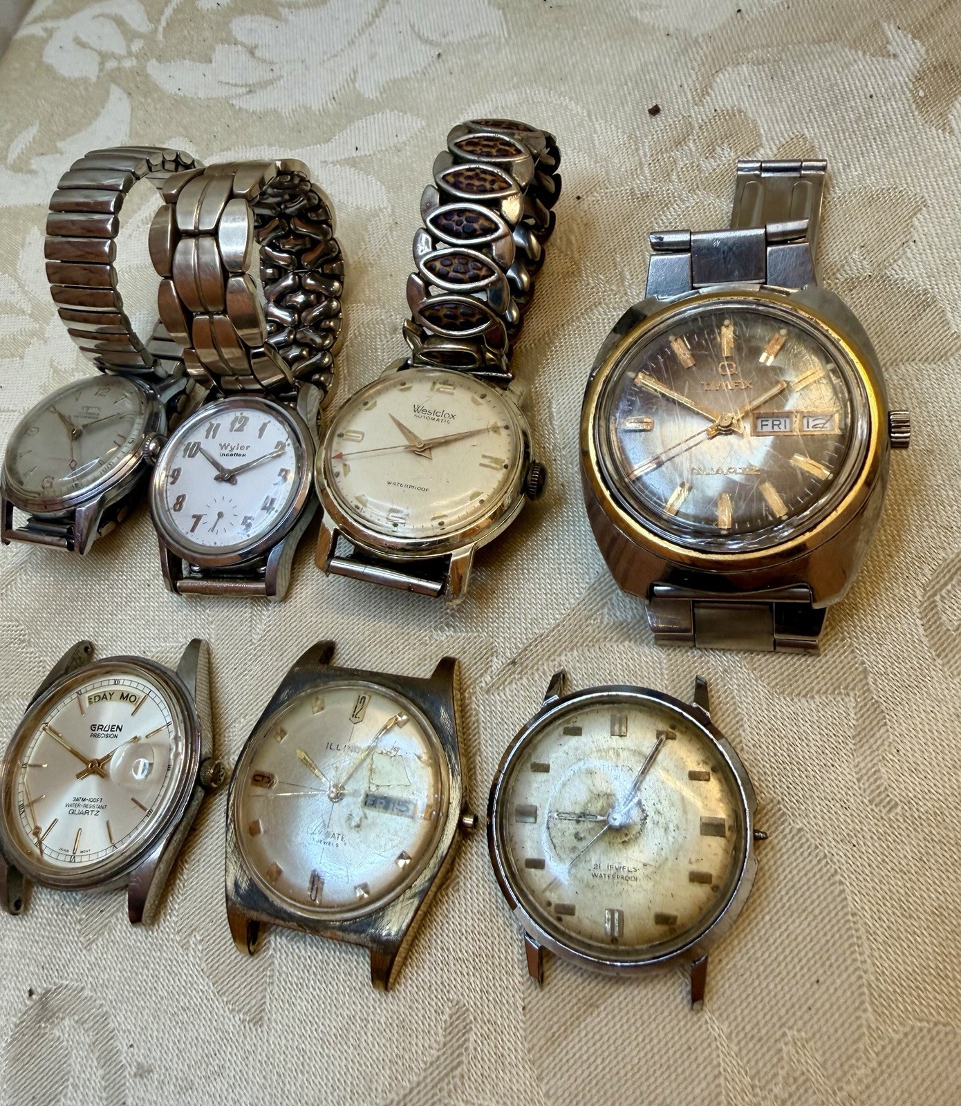 Lot Of 7 Vintage Men’s Watches Gruen Wyler Illnois Westclox Astin Timex