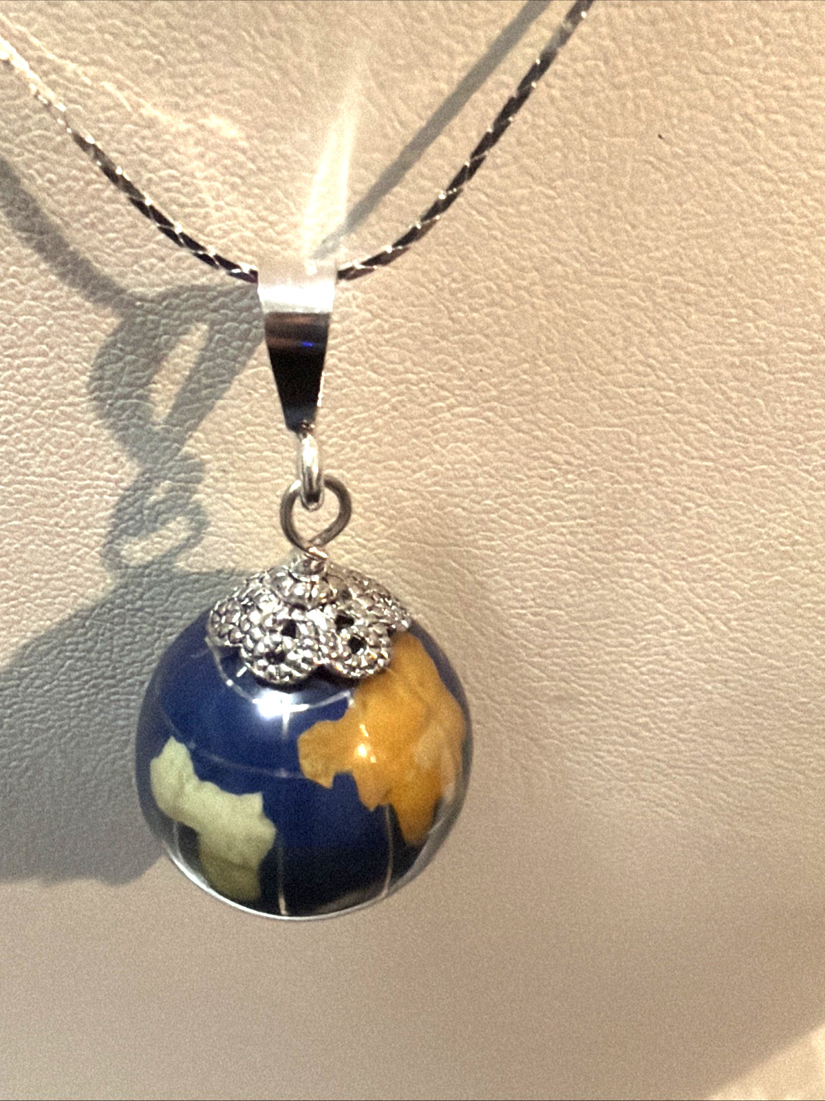*NEW ITEM-LG. VTG. 20MM LAPIS GEMSTONE INTARSIA WORLD GLOBE NECKLACE .925 SILVER
