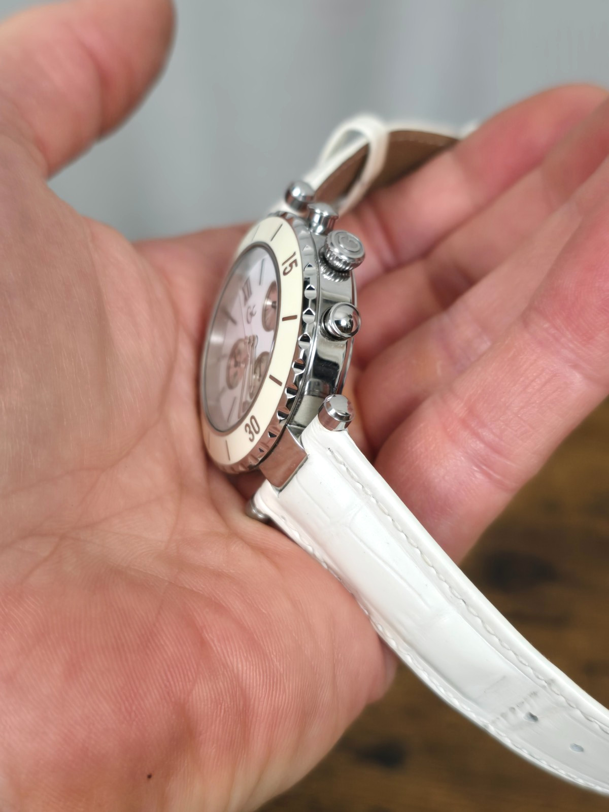GUESS COLLECTION GC35000 SWISS MADE 13 Jewels Quartz Chronograph Watch – WORKS!