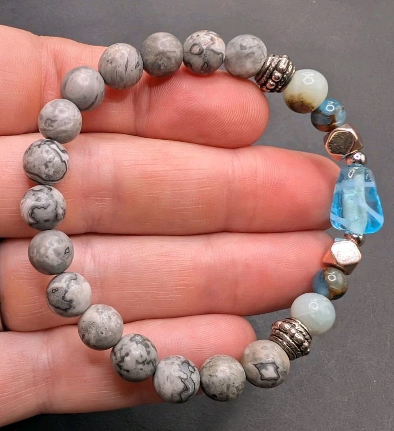 Women’s Stylish Boho Blue Mixed 8mm Beaded Stretch Bracelet (17cm) S/M Wrist
