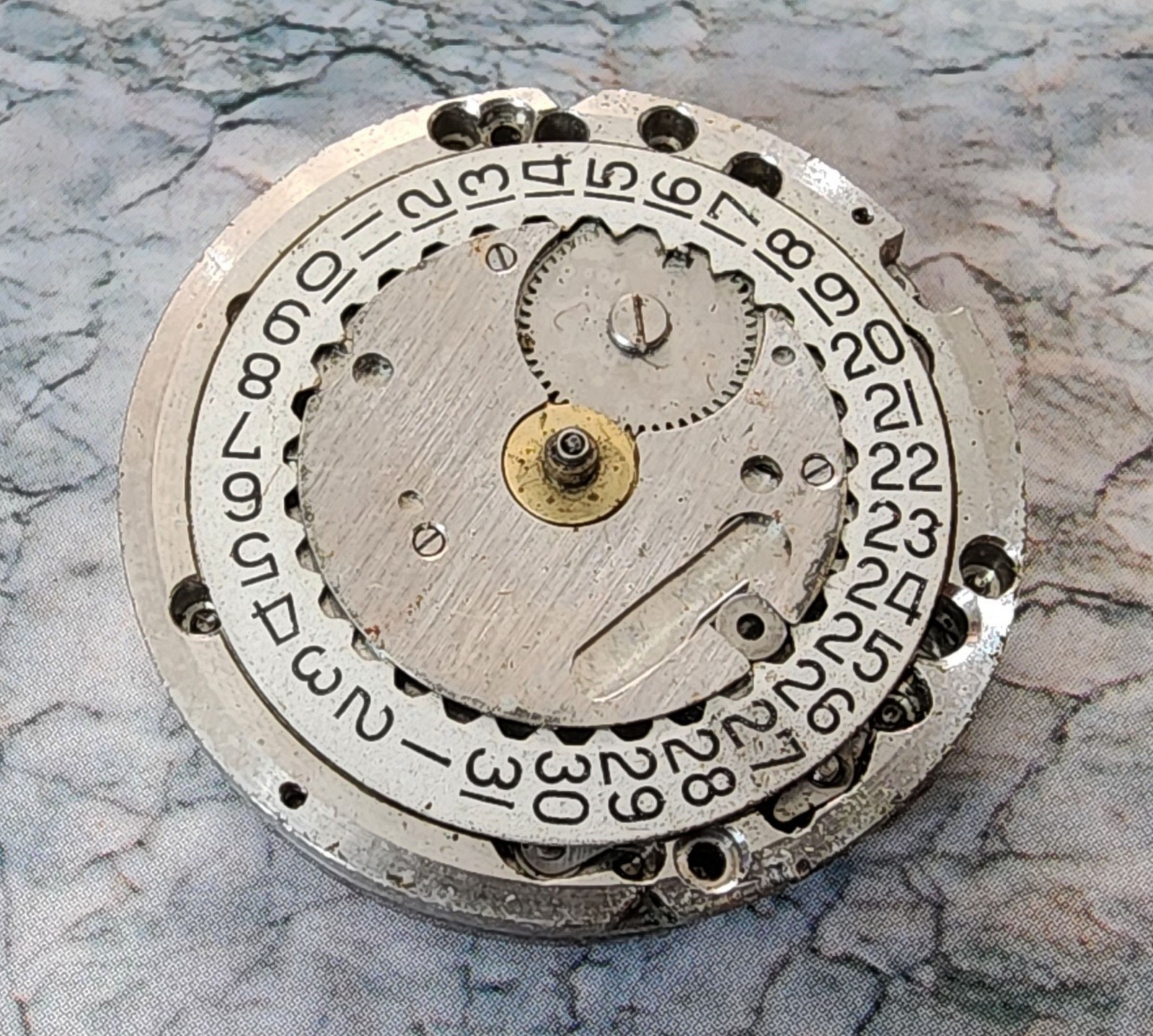 USED aureole MOVEMENT AUTOMATIC FELSA F 692 SWISS MADE.