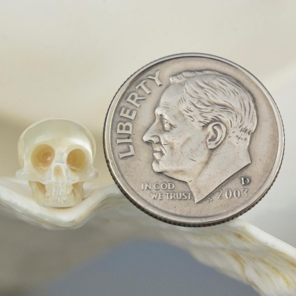 8.45mm Carved Cream White Freshwater Pearl Human Skull Bead vertical drill 0.84g