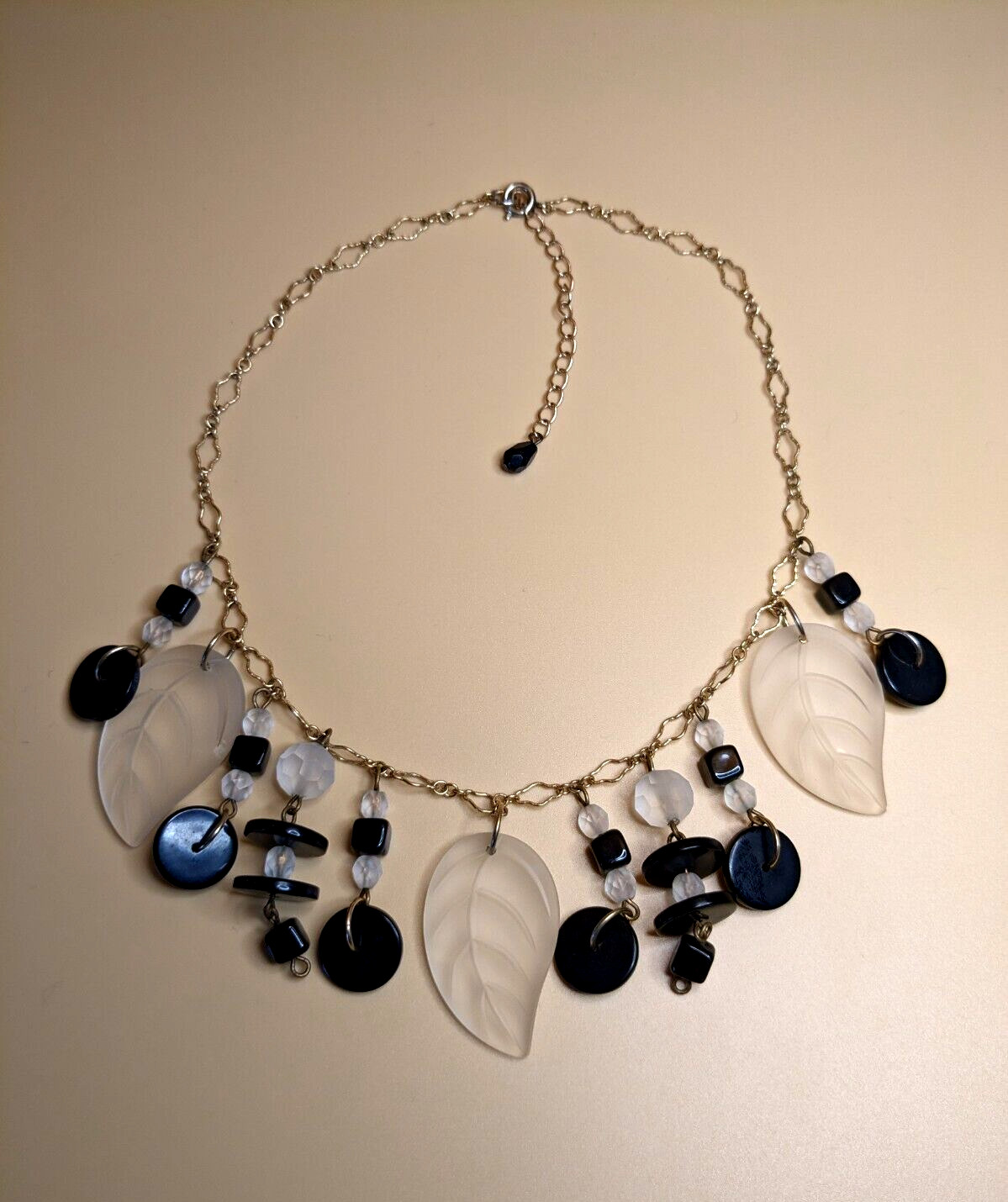 Unsigned 1/20 12K Gold plated chain Lucite leaves & beads Statement Necklace 16″