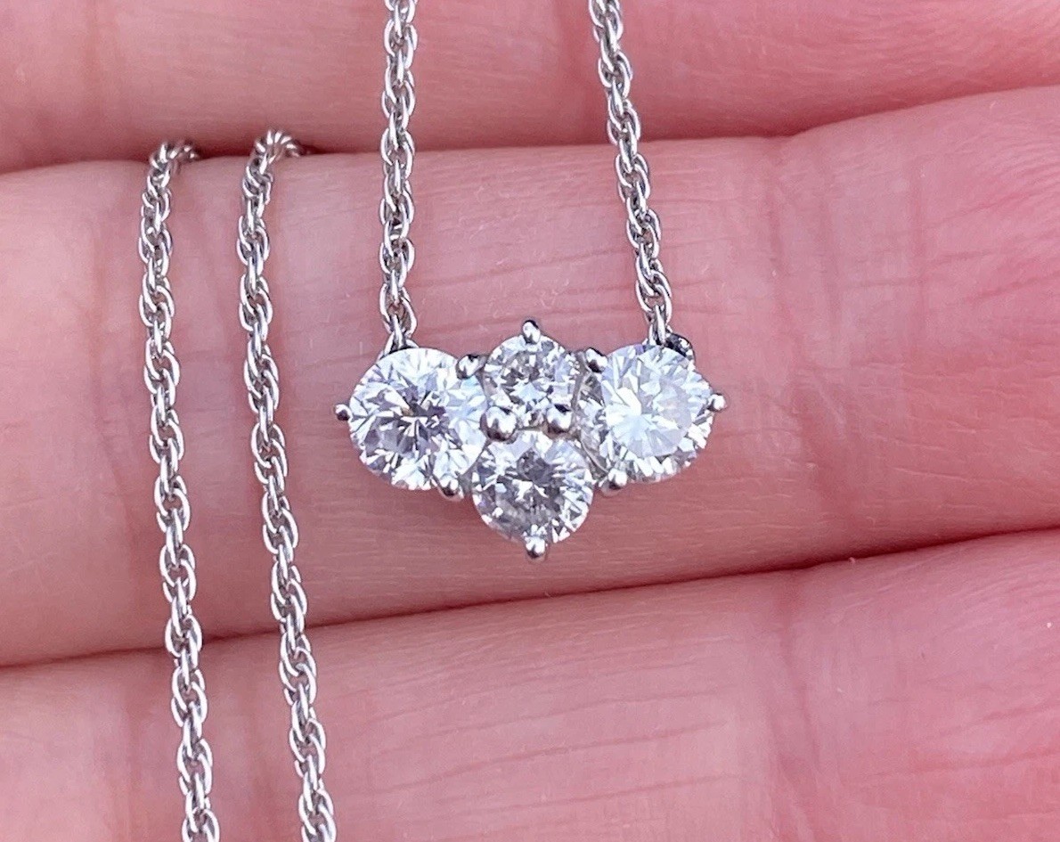 Stunning Platinum 1.00TCW 100% Natural Quality Diamond Pendant Necklace