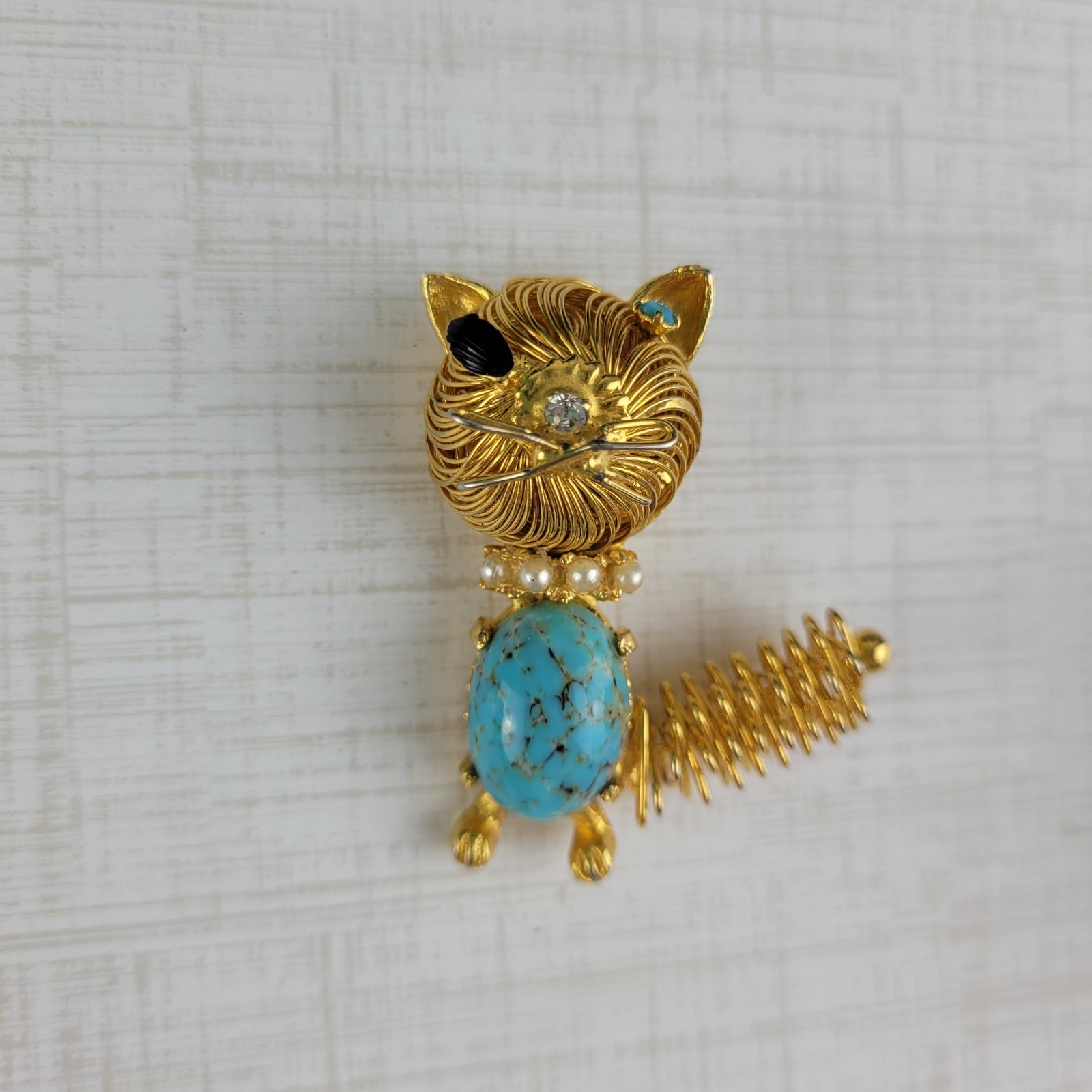 Gold Tone Cabochon Belly Crazy Cat Brooch Modern Reproduction