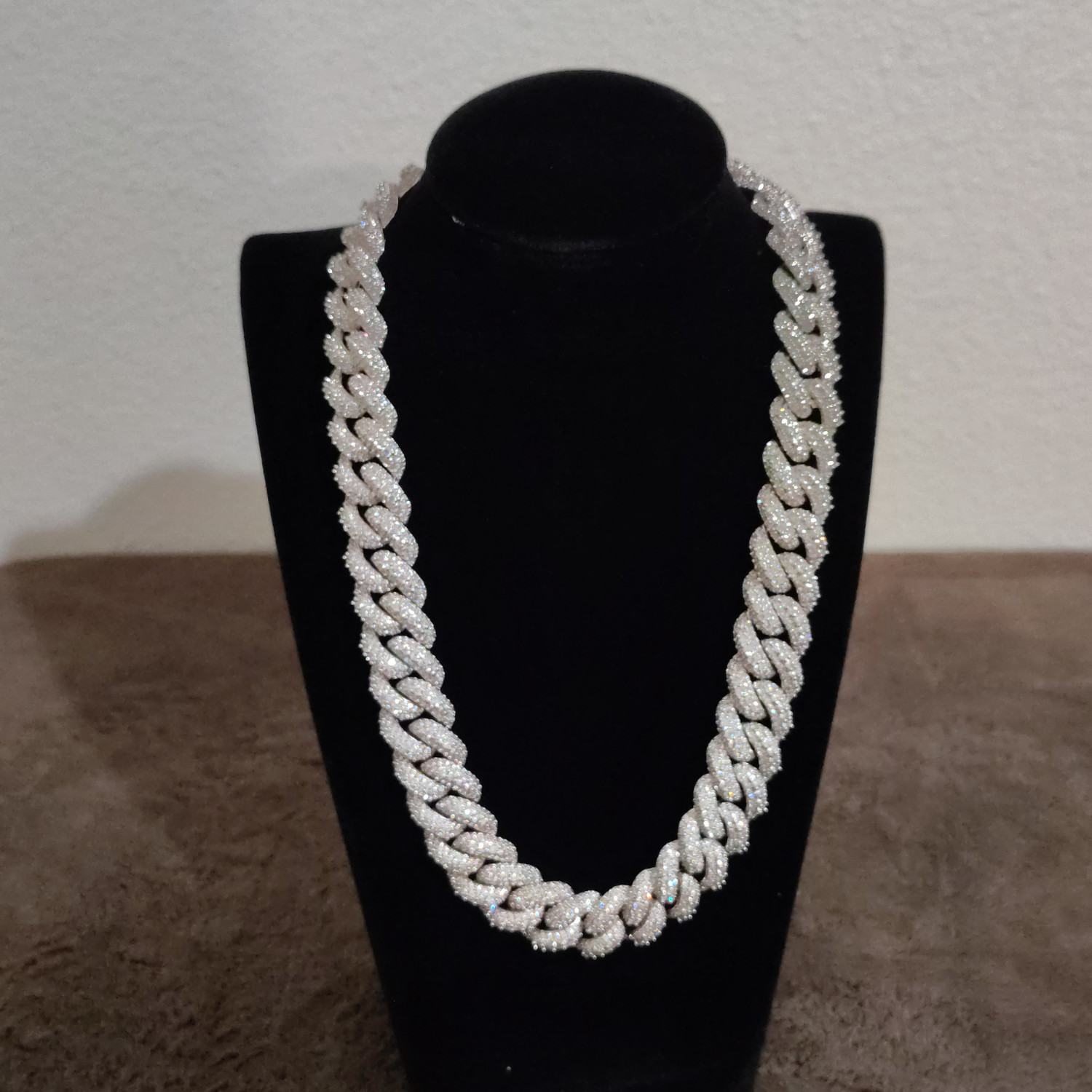 Iced Out 18mm VVS Moissanite Cuban Link Chain 20 Inch