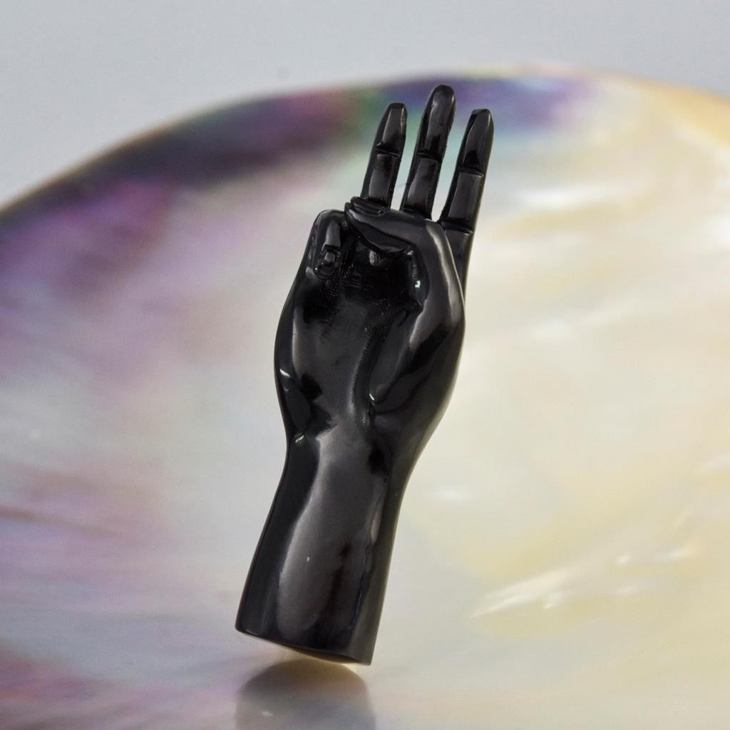 Black Bovine Horn Three-Finger Salute Hand Gesture Carved Jewelry Supply 2.59g