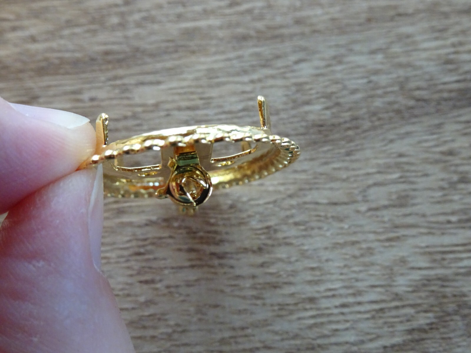 Beaded Horizontal Hamilton Bright Gold Plated Brooch 22x30mm (pkg 12) 0495