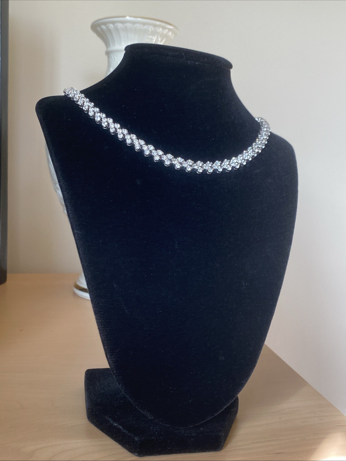 Vintage Necklace Art Glass Estate Jewelry Pre-Owned Rhodium Plated 16″ Choker