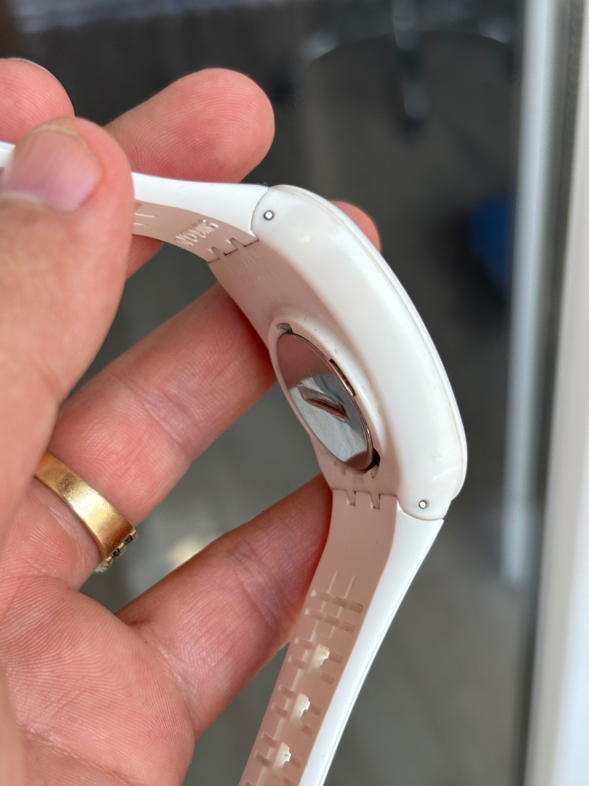 SWATCH Touch Range White Quartz 39mm Unisex
