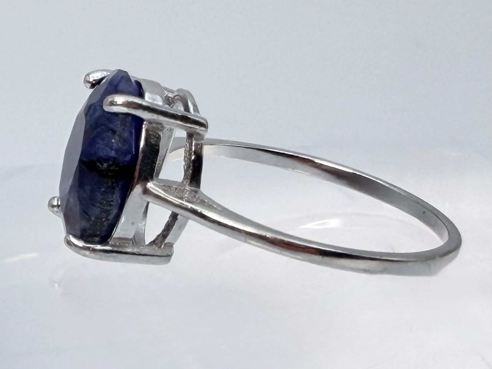 Sterling Silver 925 Blue Spinel Size 7, 1.95g