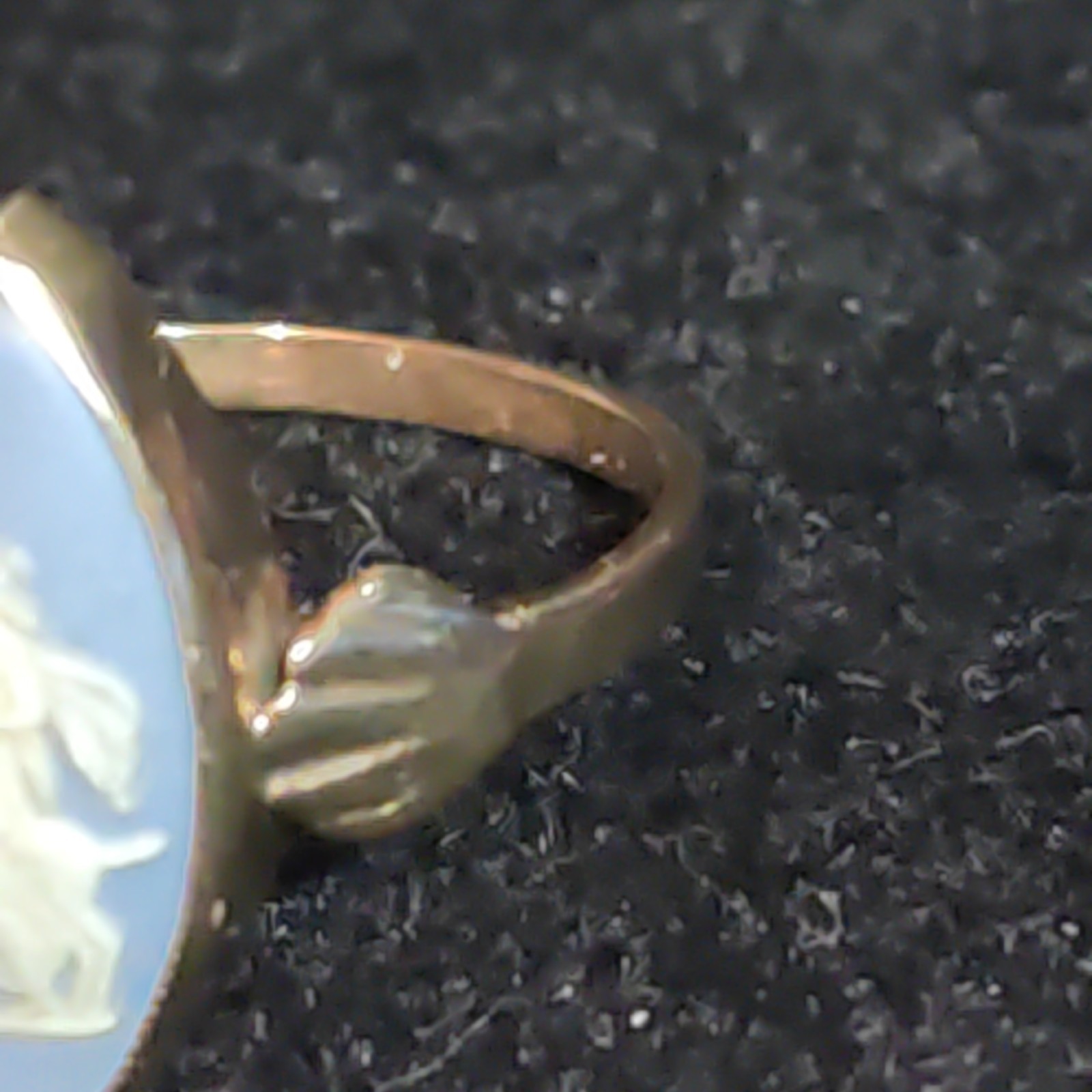 9ct Gold Ring Wedgwood Blue Jasperware size N1/2 1.97g