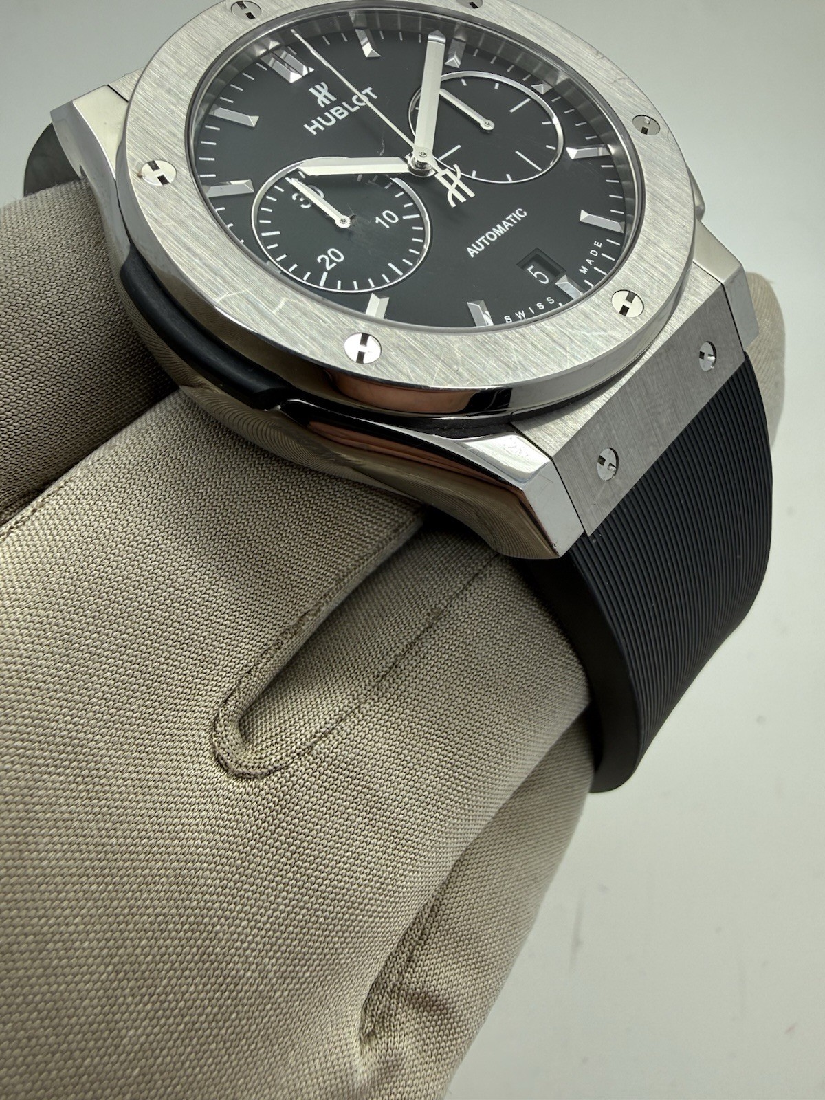 Hublot Classic Fusion Chronograph Auto Titanium Rubber Watch 521.NX.1171.RX B+P