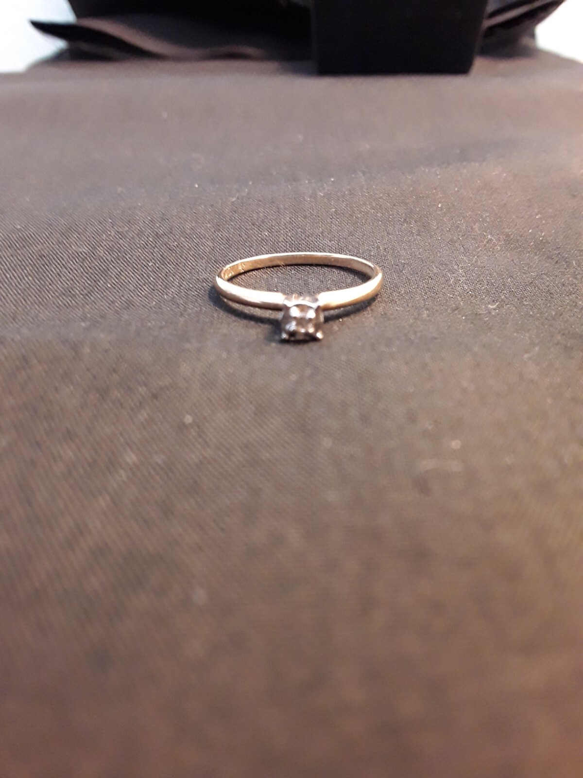 Vintage diamond ring 10K size 5 3/4 Tested Genuine 1OK,NATURAL DIAMOND ! Nice