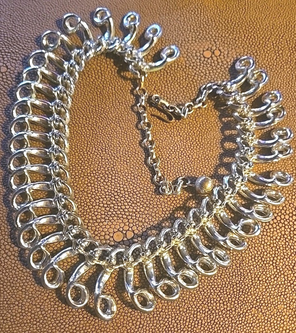 Vintage Trifari Style Collar Necklace Green Enamel Goldtone Egyptian Rev Linked