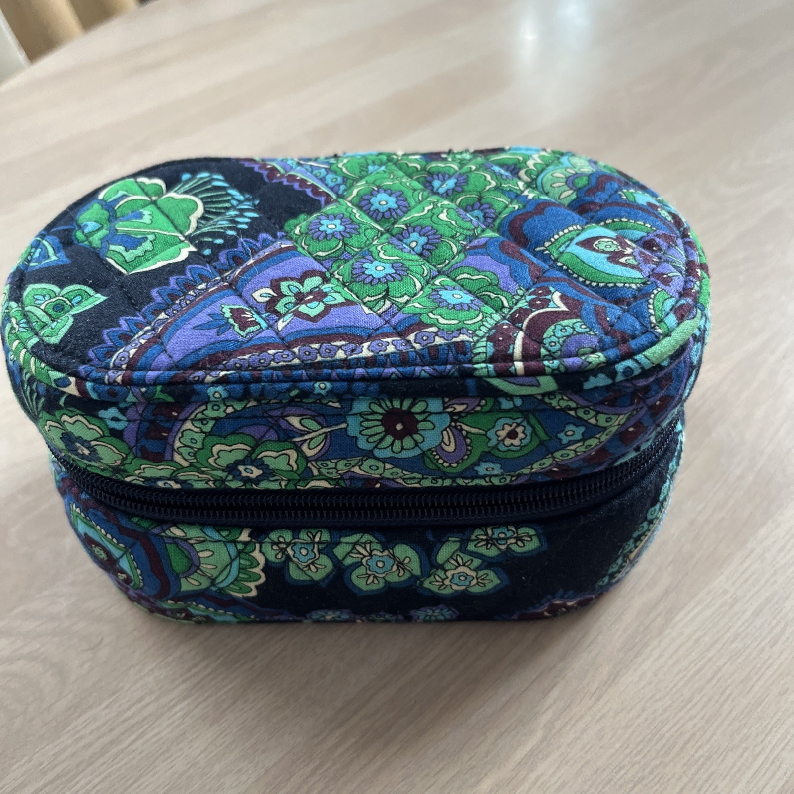 Vera Bradley Hard Oval Travel Jewelry Case in Blue Rhapsody -Zip Around- NWOT