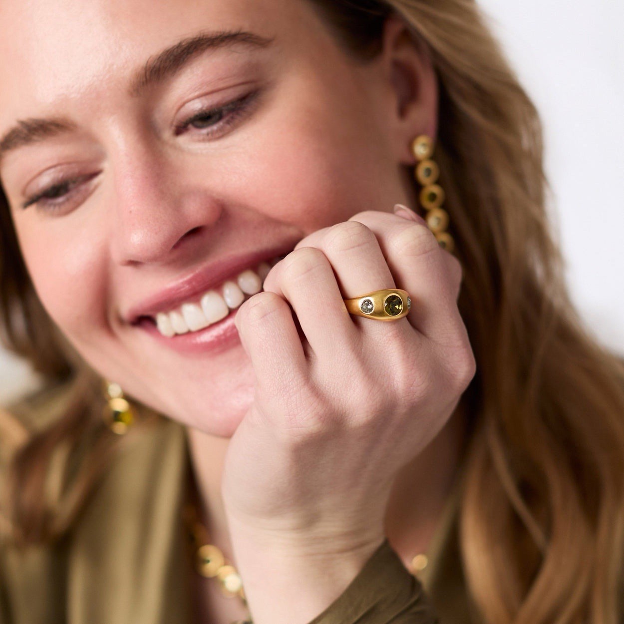 Brand New. $125 Julie Vos Rainbow Blue Twilight Signer Ring