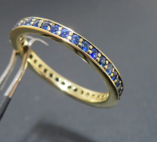 18K YG LADIES BLUE SAPPHIRE ETERNITY BAND RING SIZE 6.5 2.52 grams (G135509)