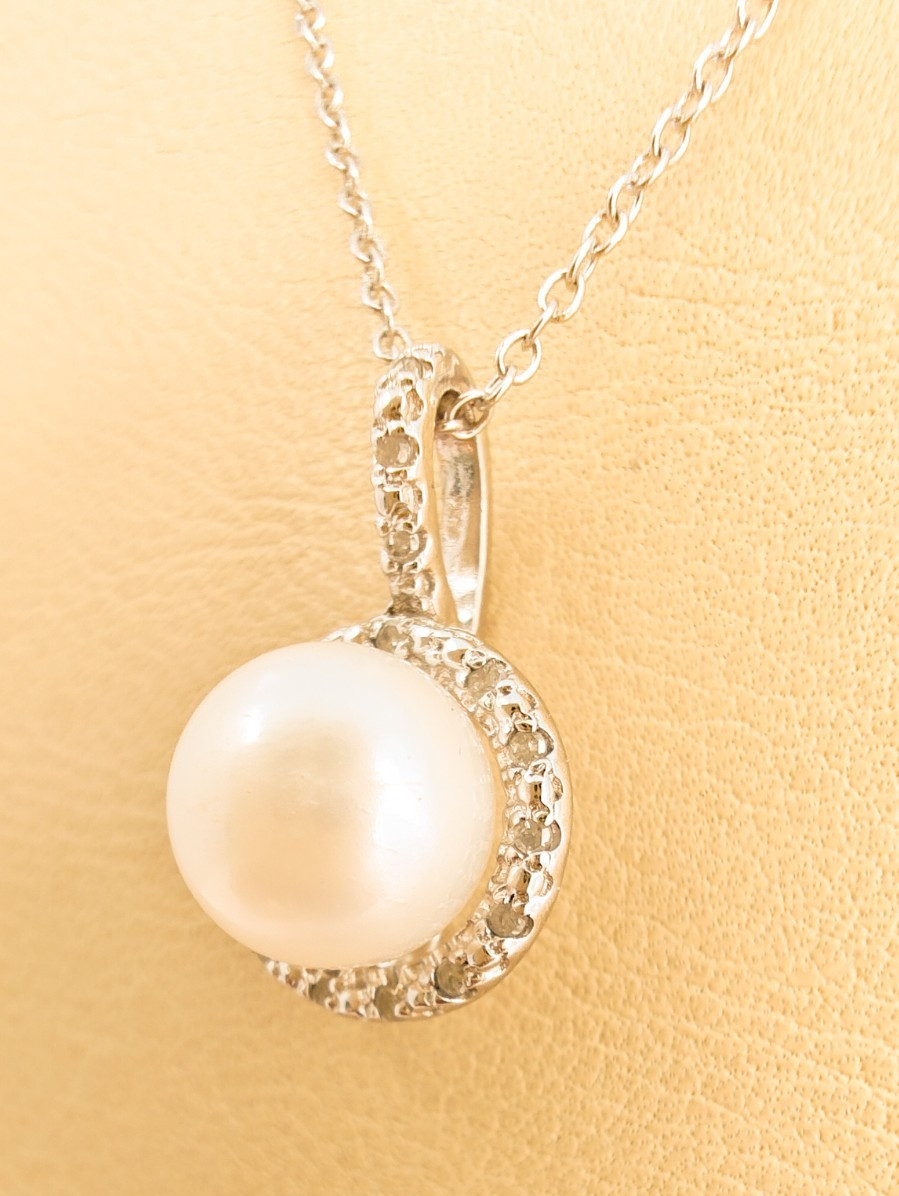 925 Silver Pearl & Genuine Diamond Pendant Necklace • 8mm • 18″ Chain • 2.80g