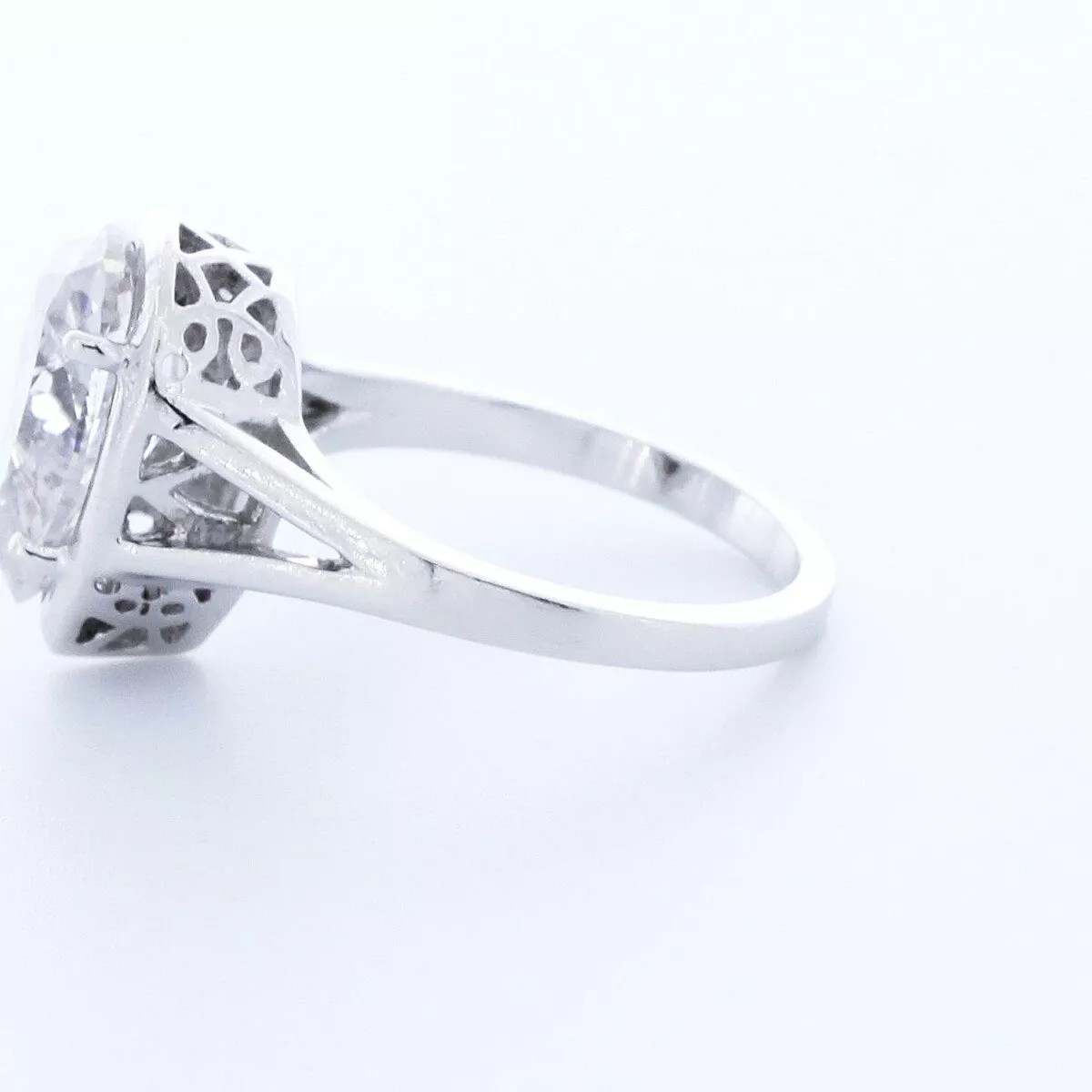 Solitaire Engagement Ring 14K Gold Halo 2.75 Carat Pear Lab-Grown Diamond G VS1