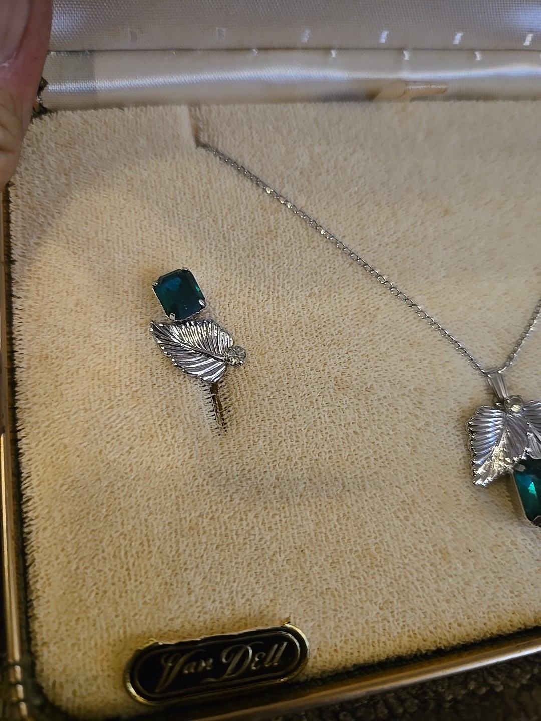 VTG Sterling Silver VAN DELL Green Rhinestone Leaf 16.5″ Necklace And Earrings