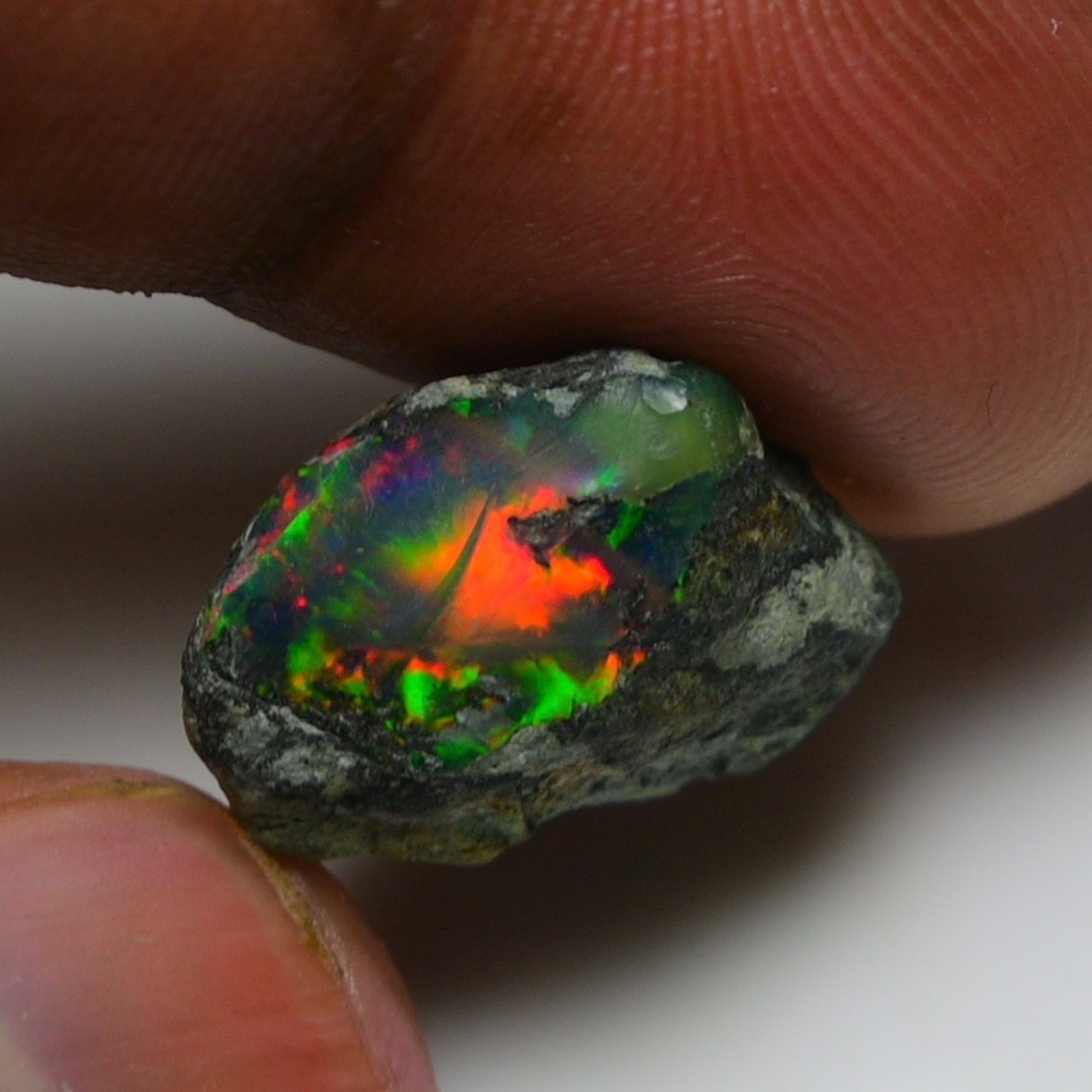 Ethiopian Black Opal Rough Natural 10.00 Carats 18X16 mm Gemstone For Jewelry