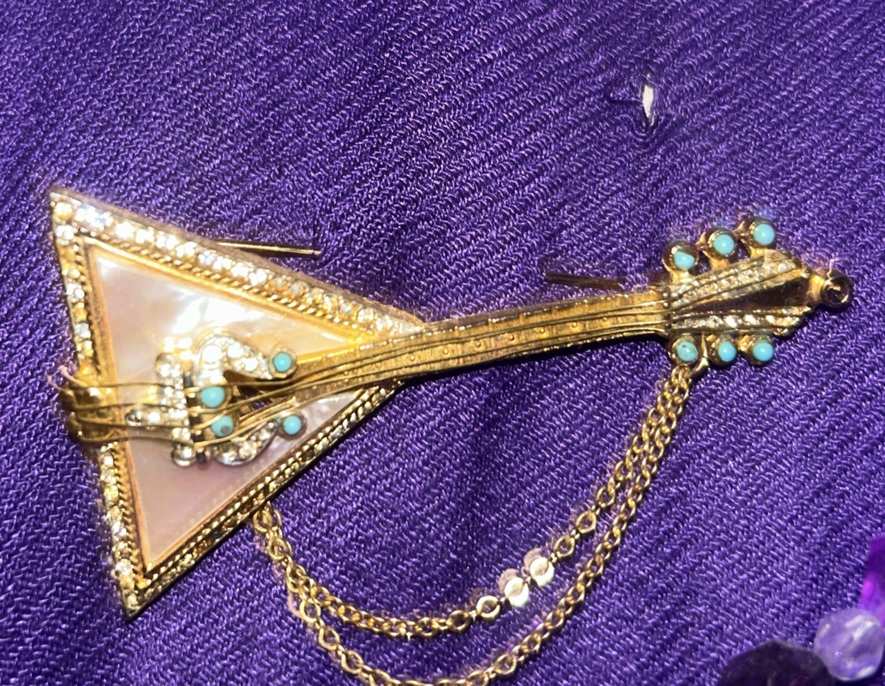VTG R. MANDLE MOP Faux Turquoise Rhinestone Balalaika Guitar Pin Brooch Rare