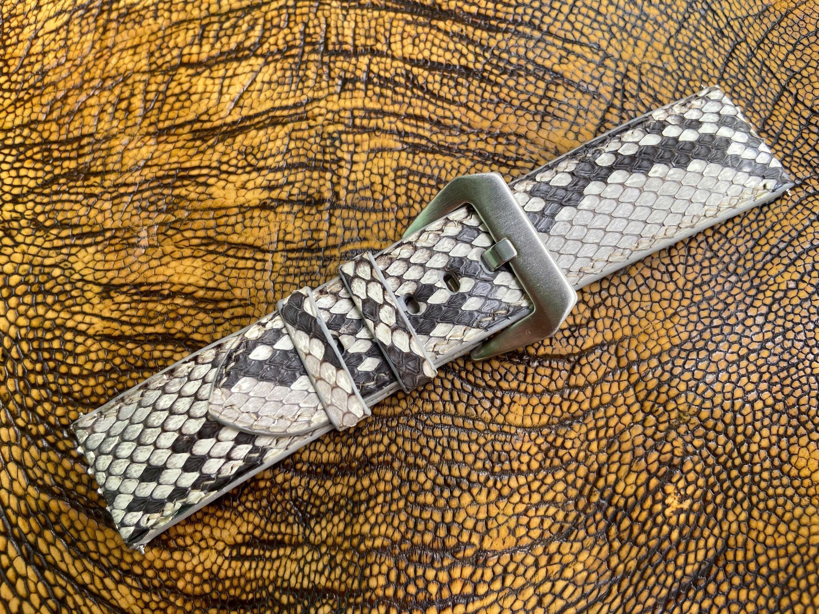 black white Snake Leather Watch Strap Band 14 16 18 19 20 21mm 22mm 23 24mm 26mm