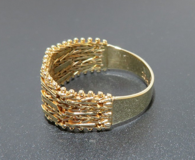 14K YG LADIES BOLA LINK RING SZ 9.5 10.70 MM WIDE 4.40 grams (AI-2921)