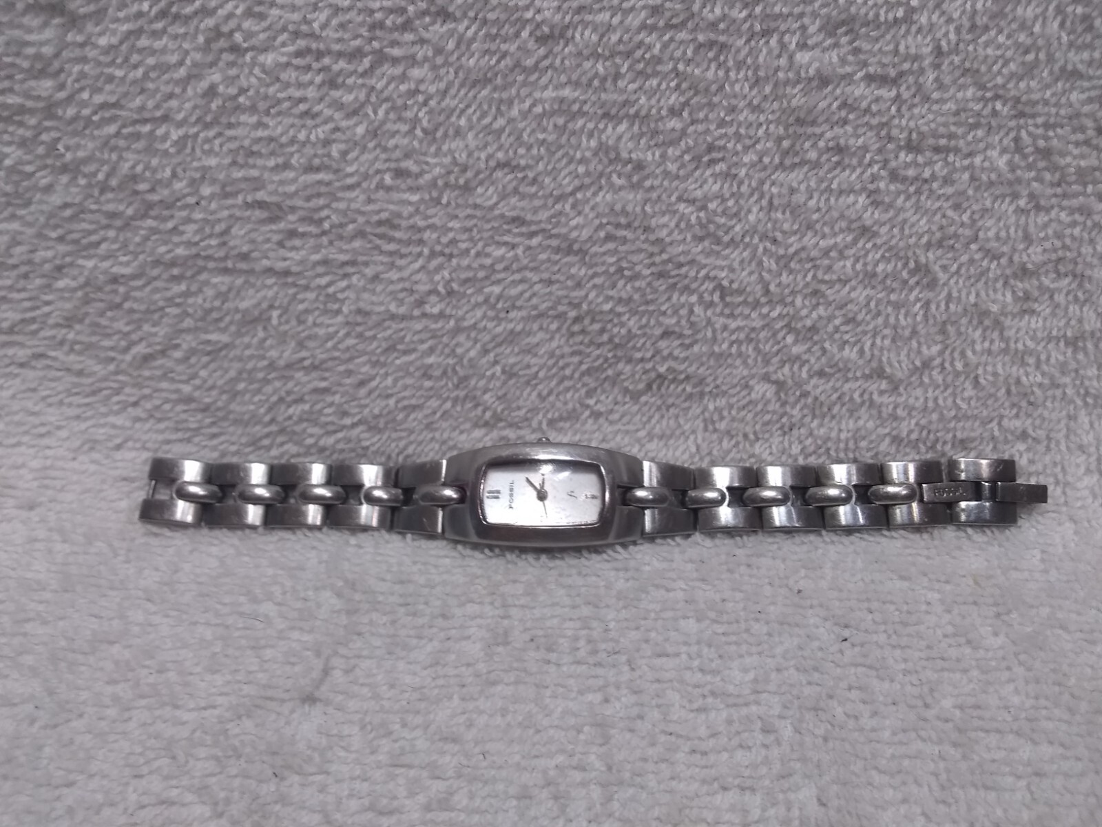 Fossil F2 ES-9833 Quartz Watch Silver Dial Stainless Bracelet Band New Bat Good
