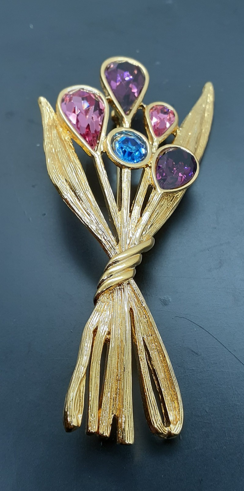 MONET Signed Flower Bouquet 2.75″ Elongated Gold Tone Brooch Pin – Rhinestones