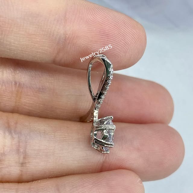 Women’s Real Moissanite Trendy Round 6 Prong Daily Wear Pendent 925 Silver