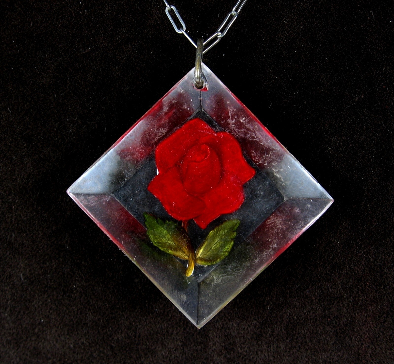 LUCITE Red ROSE NECKLACE & EARRINGS Vintage Set Screw Back Silvertone Chain 16″