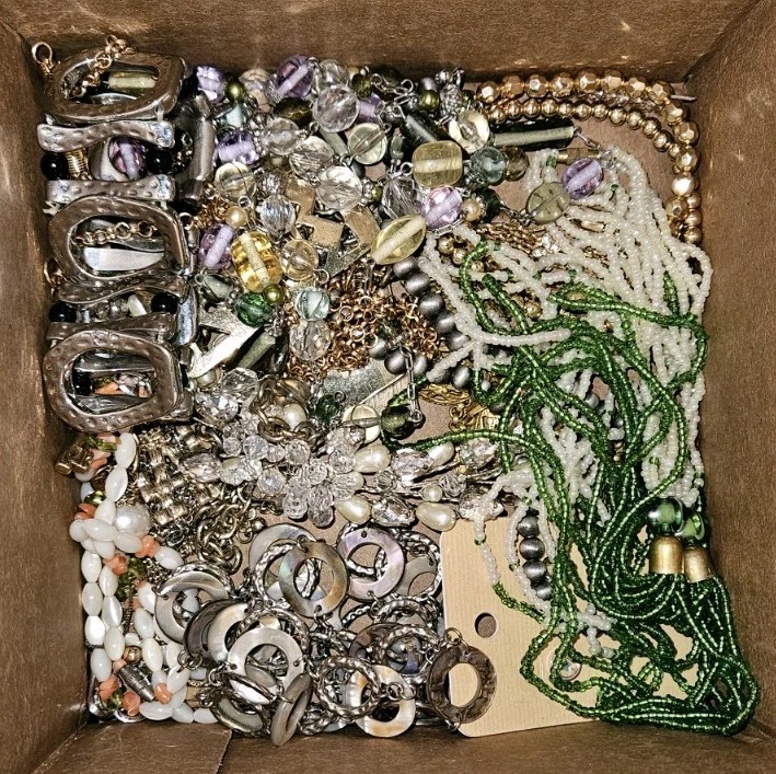 Costume Jewelry Lot ALL WEARABLE 5lbs. Vintage-Mod Treasure Hunt #177