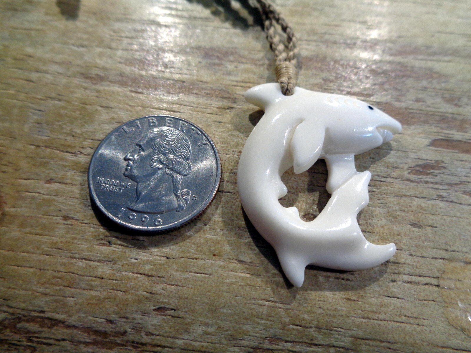 31MM CARVED WATER BUFFALO BONE HAWAIIAN MANO NIUHI SHARK PENDANT NECKLACE 28″