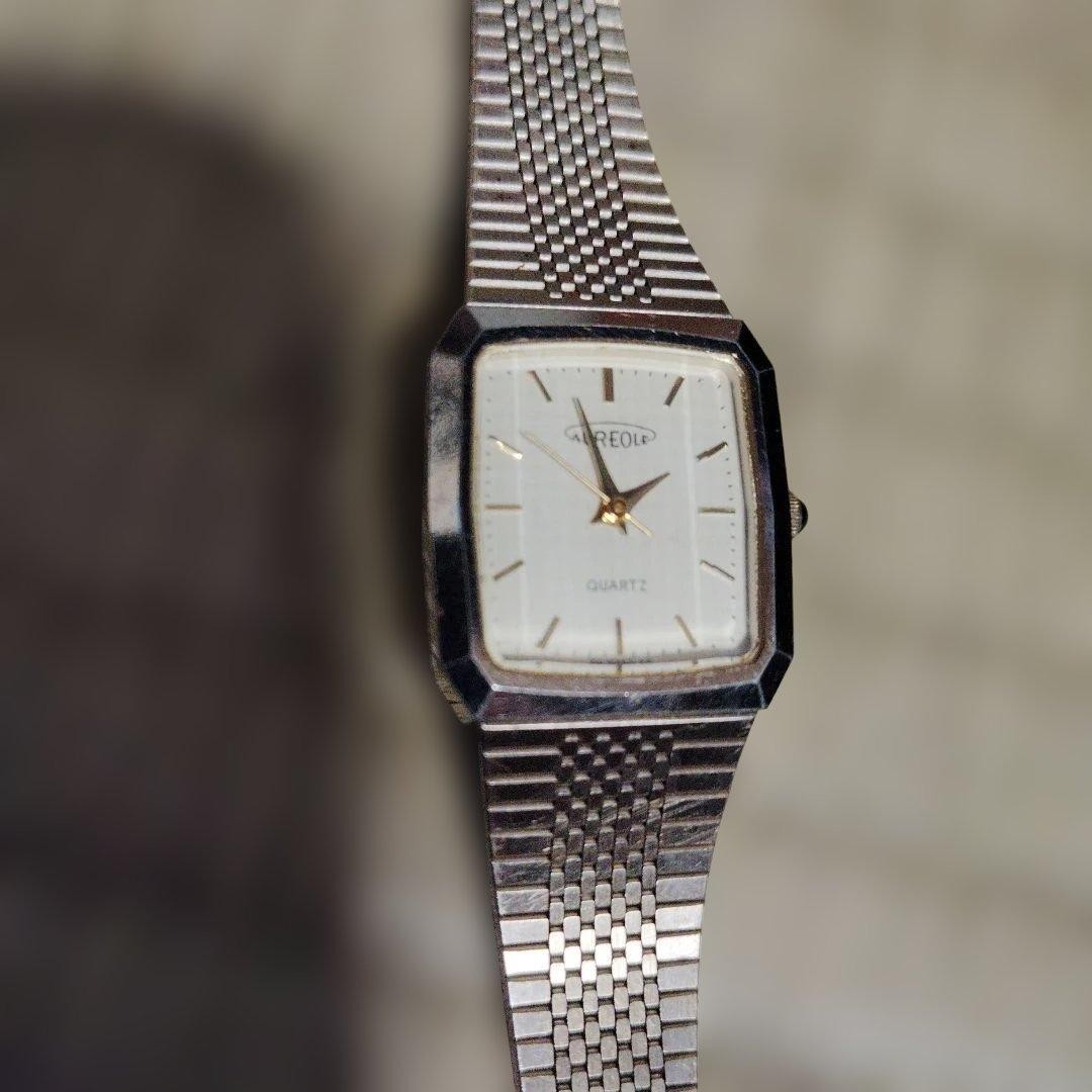 Aureole Quartz Analog Wristwatch