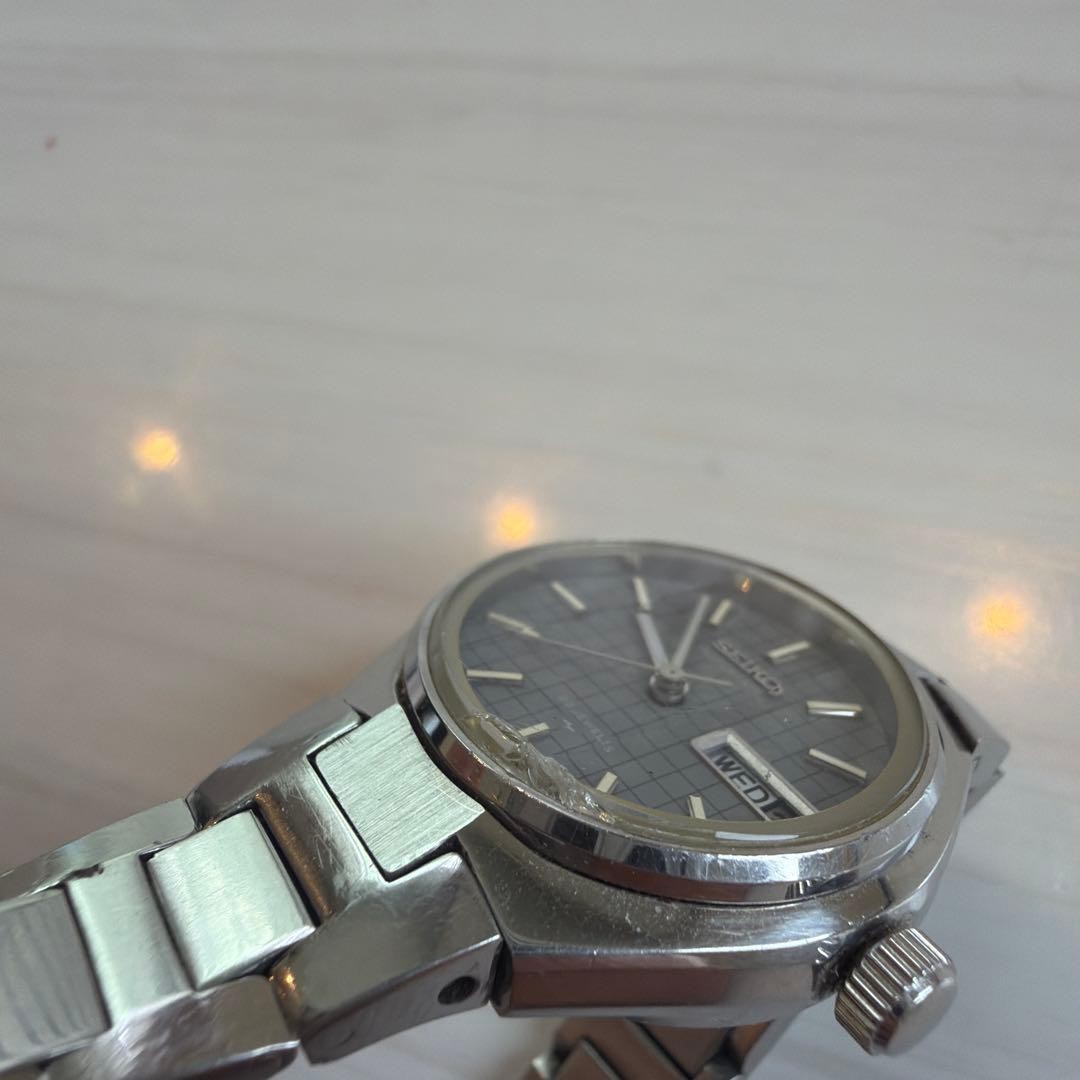 A vintage SEIKO AUTOMATIC wristwatch from 1972, about 50 years ago.