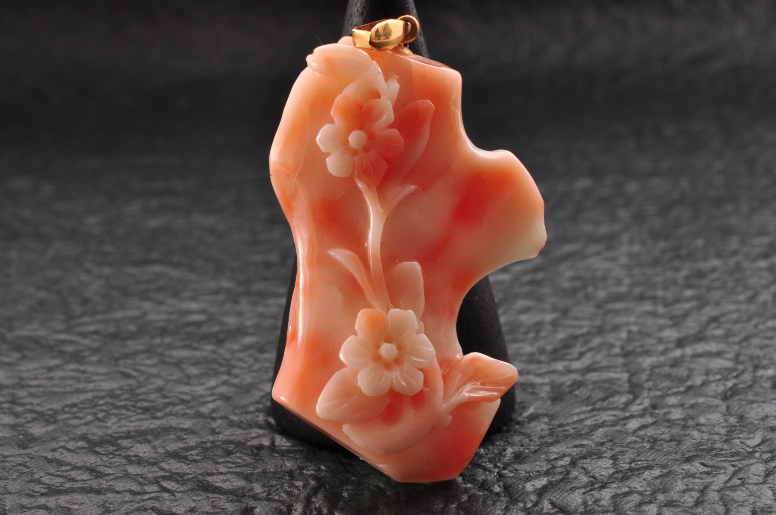 Japan vintage Coral Carved 6 items Pendant (122.5ct) Certificate Japanese motif.