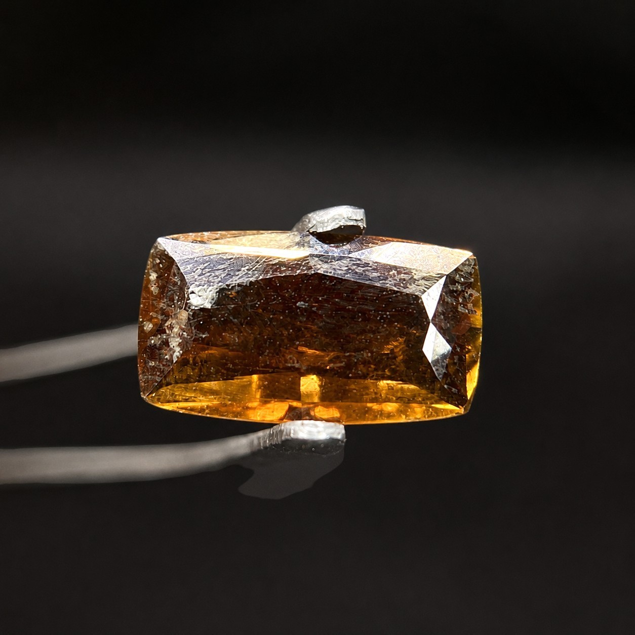 FREAKINGCAT – Rare Natural 1.22 ct PARGASITE – TANZANIA