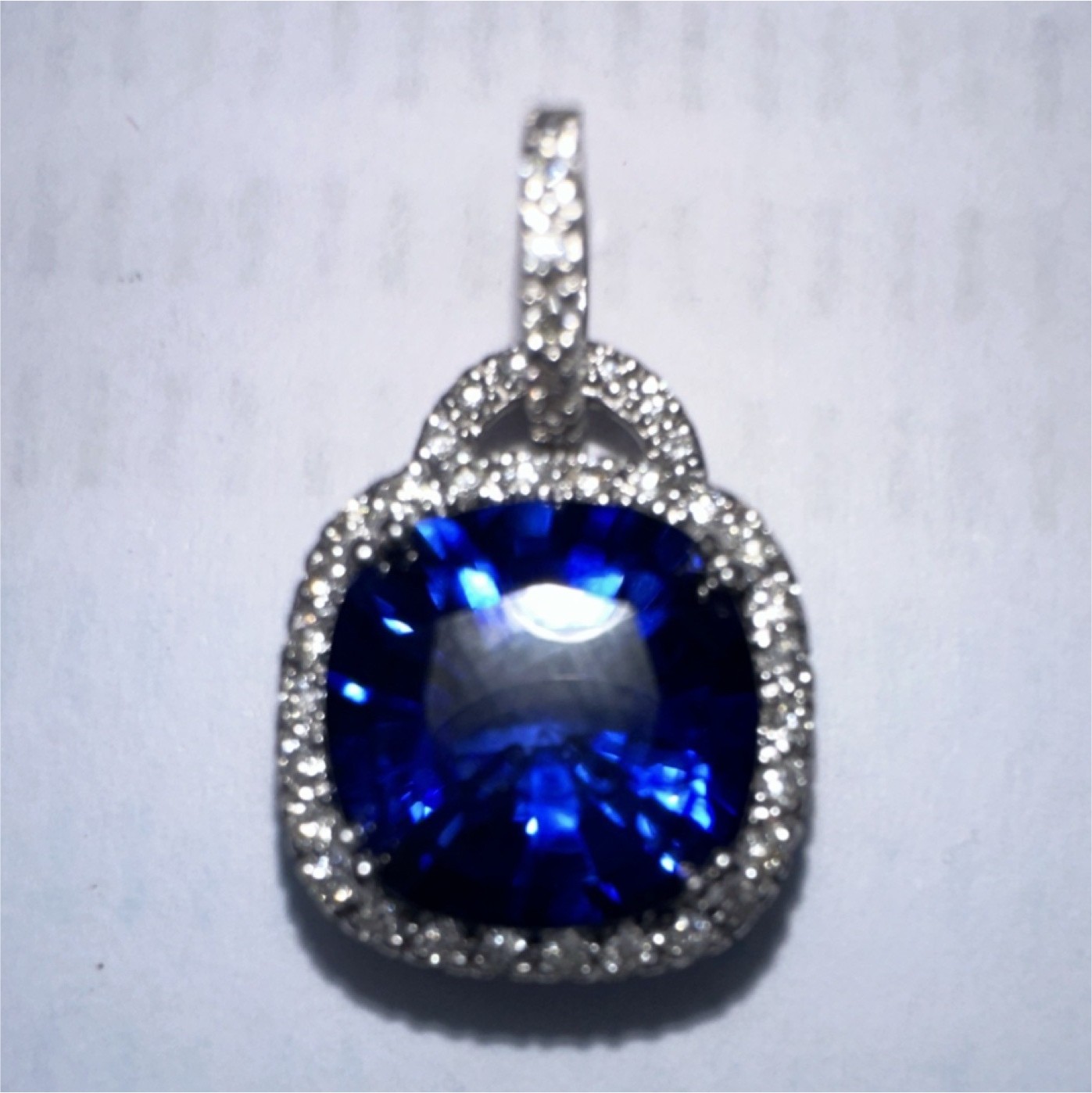 14 k white gold 10 mm Square Pendant Sapphire Blue diffused. Natural Diamonds.