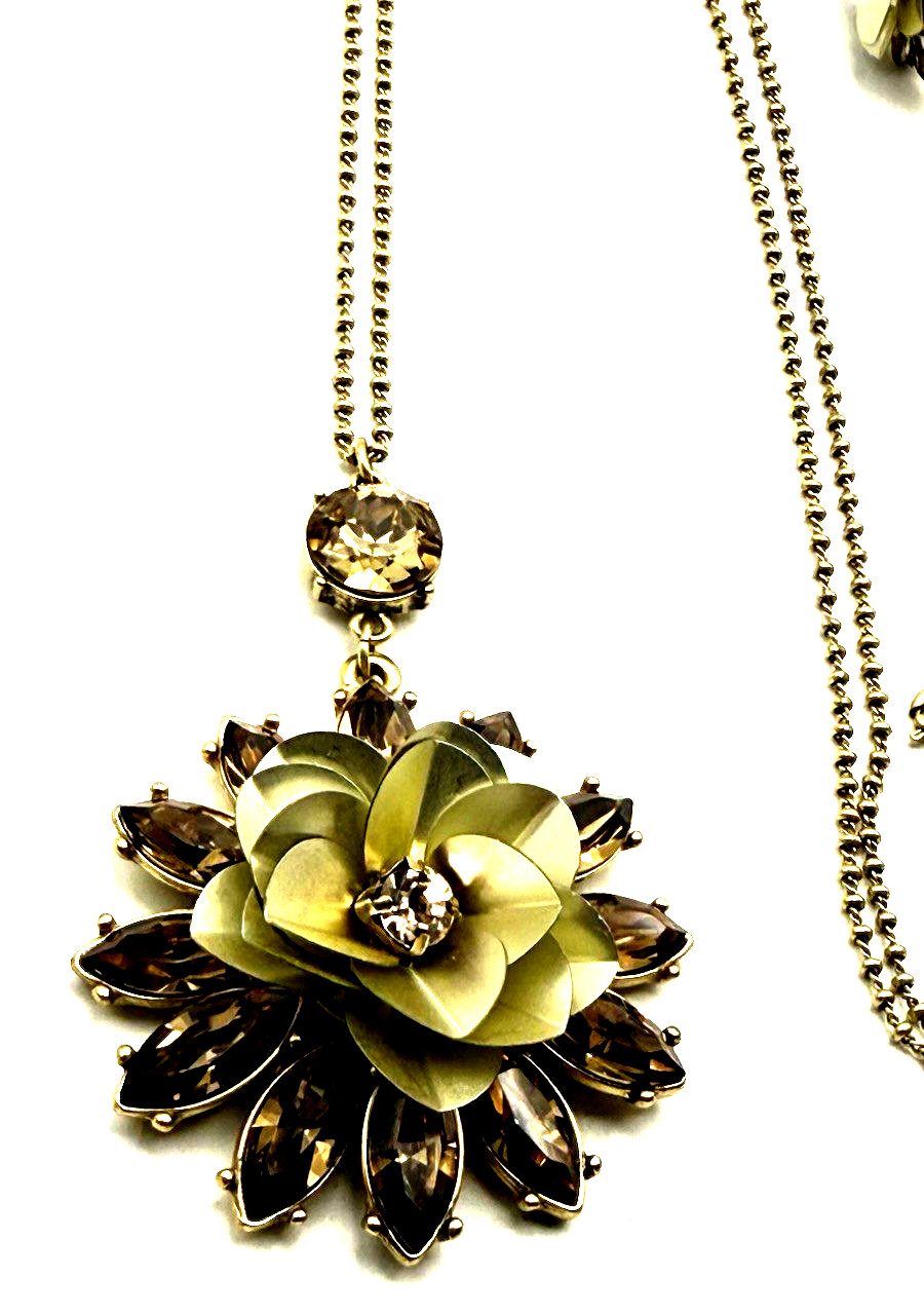 Ann Taylor 36″ Antique Gold Tone Sage Green Flower Pendant Necklace/Bracelet Set