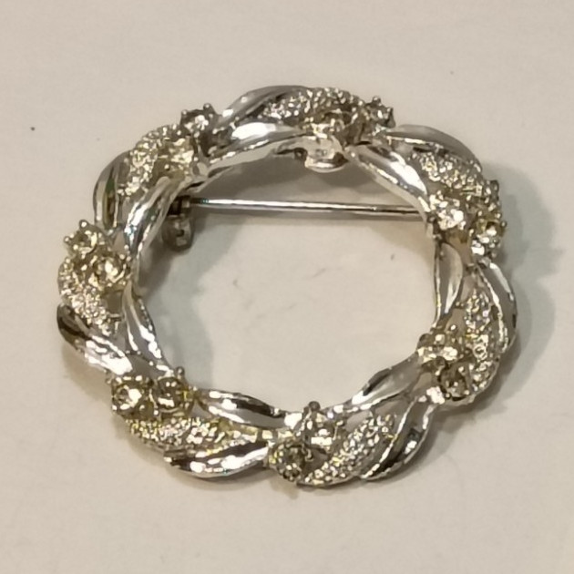 Gerrys Silver Tone Gold Accents Wreath Circle Brooch Pin Metal No Stone