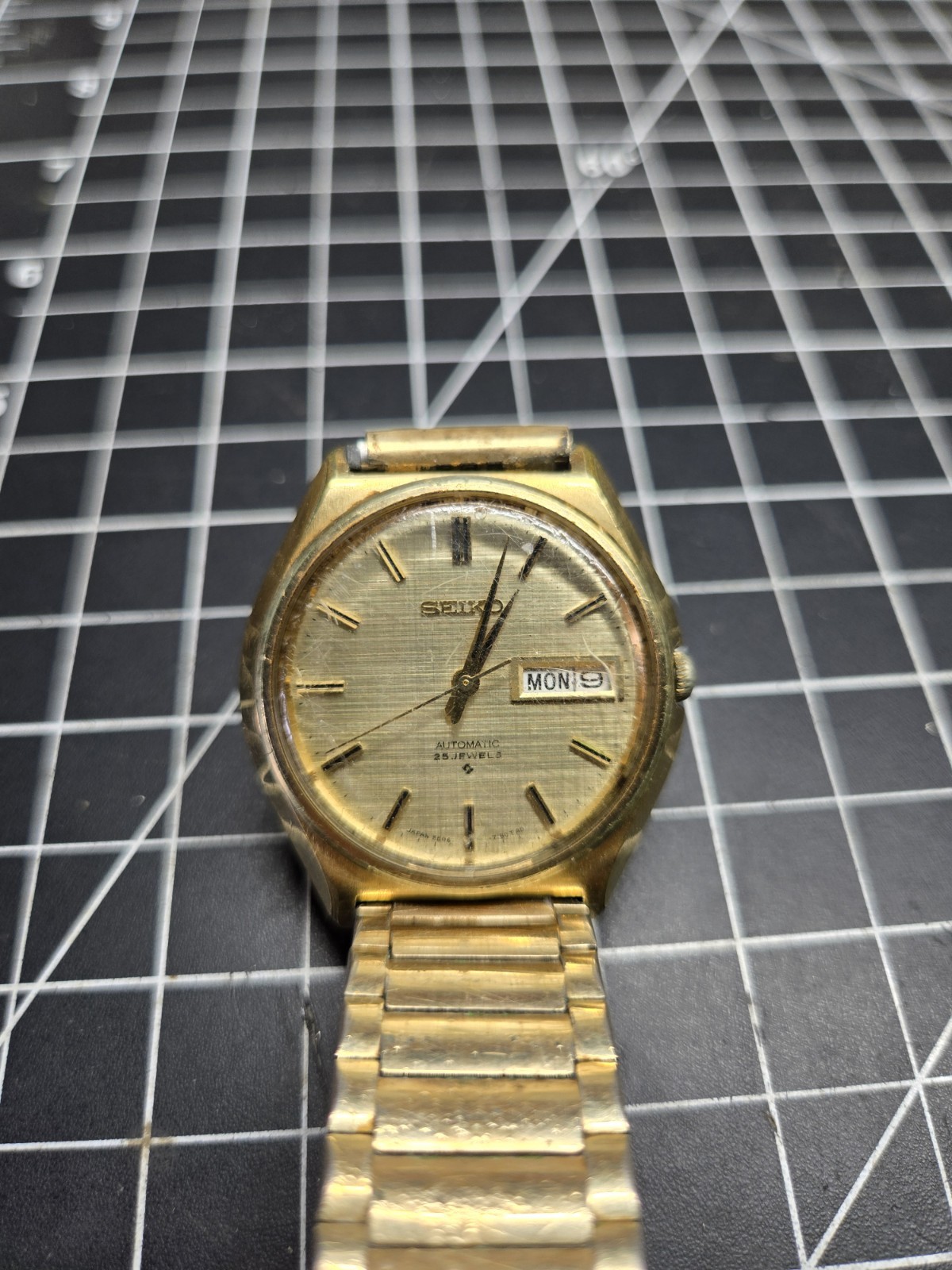 vtg seiko gold tone 5606 7010 automatic 25j 10k rgp band selfwinding