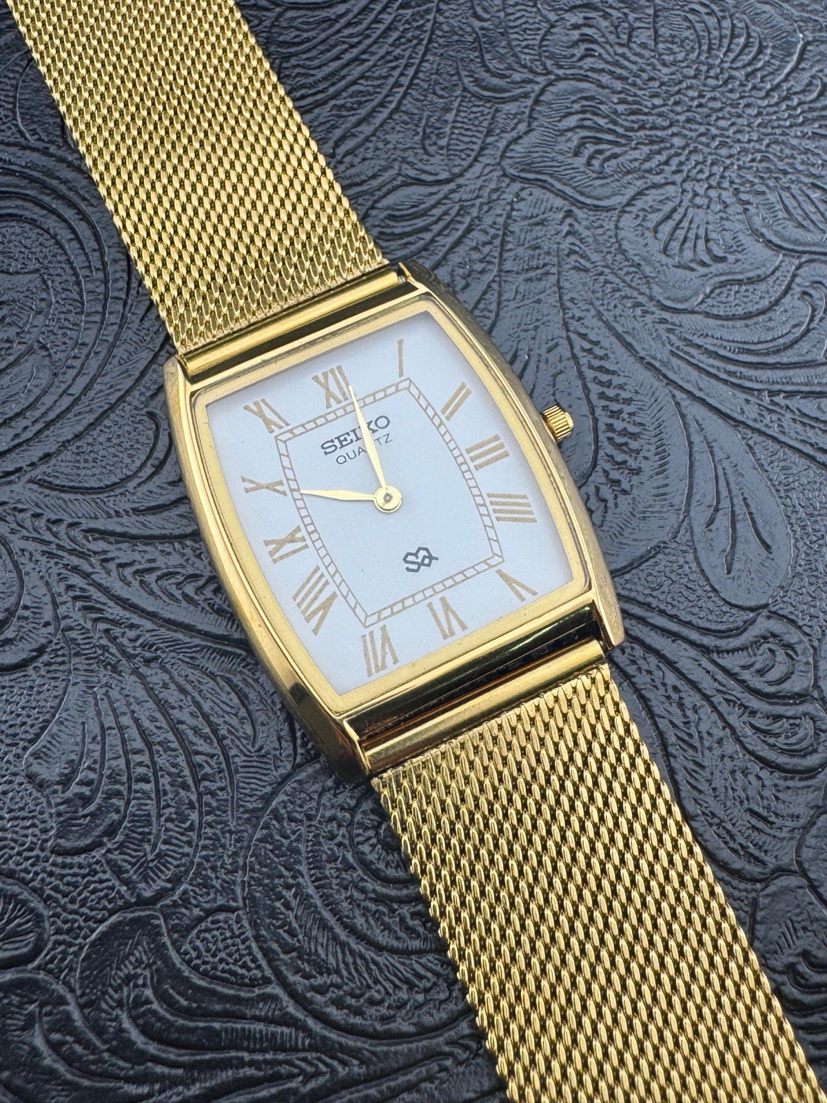 WHITE DIAL Vintage Seiko Slim Quartz Men’s Wrist Watch