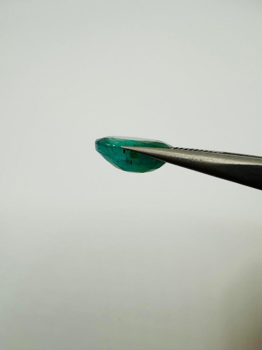 Beautiful Natural Green Emerald 2.785 ct mixed cut grade 10.92×7.63×4.76 mm