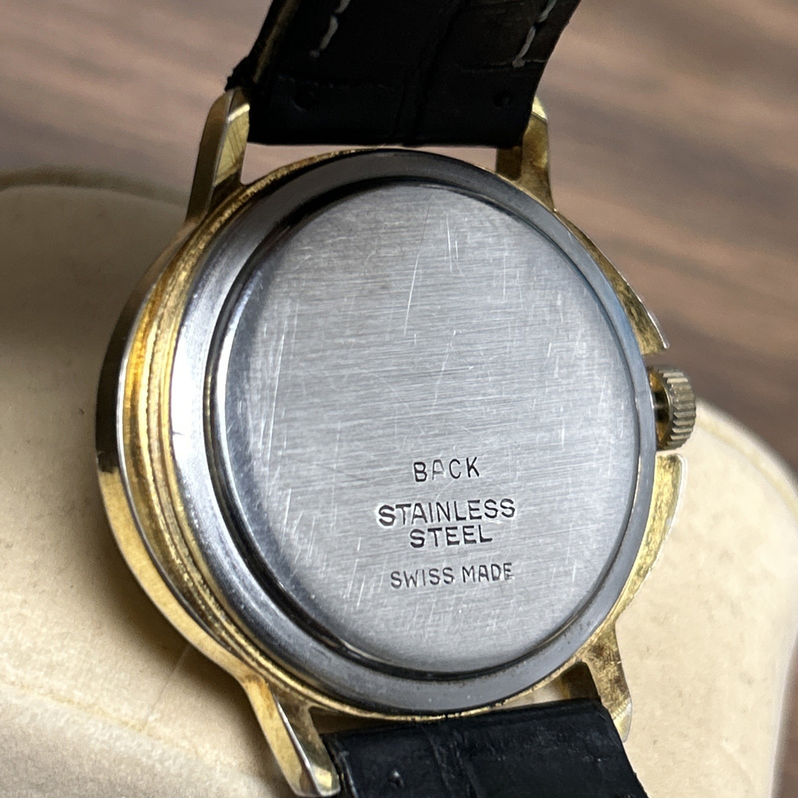 TRANGISE WATCH 17 JEWELS RED DOT SECOND MECHANICAL MOVEMENT RUNNING