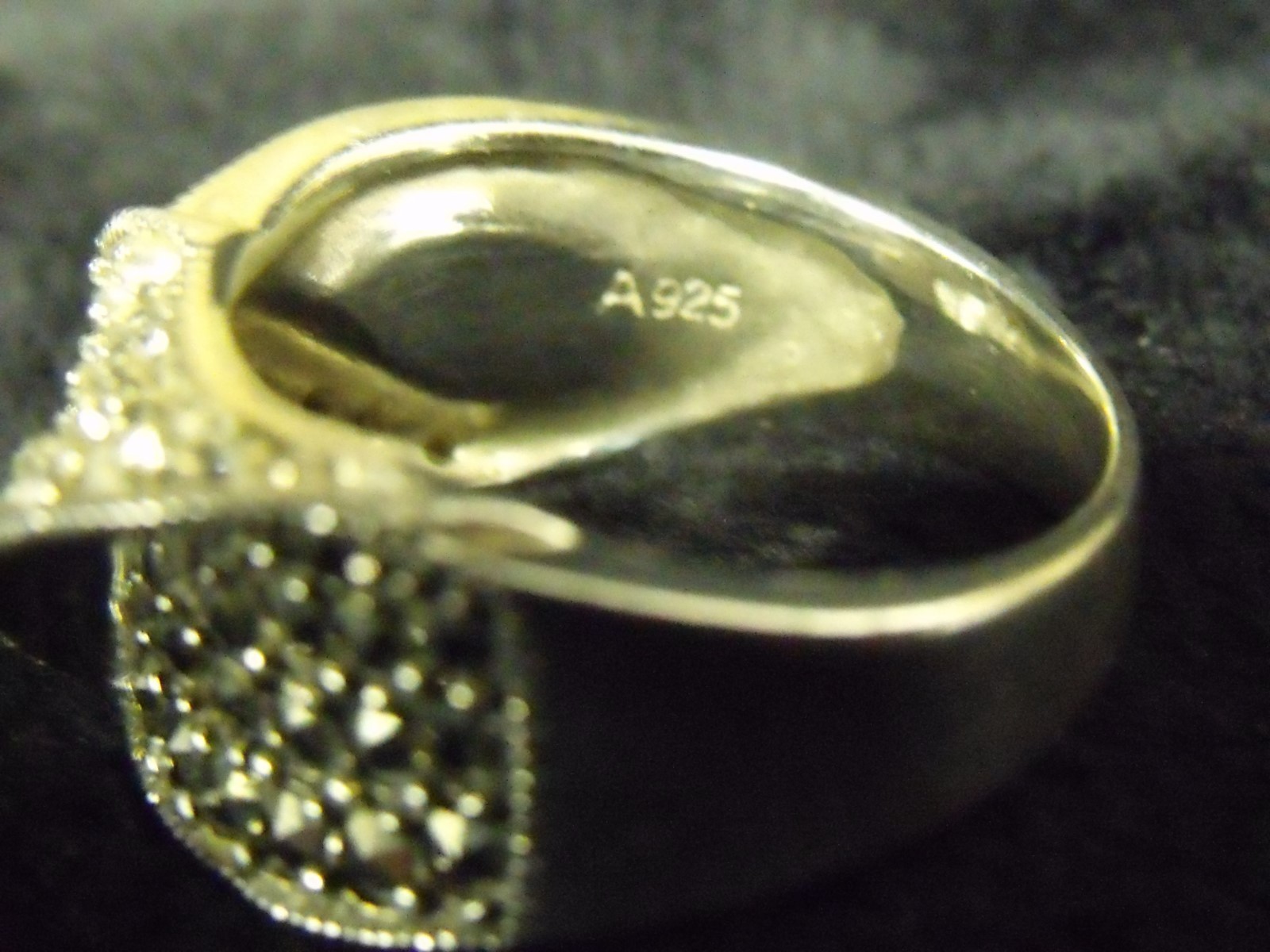 VINTAGE “A” HALLMARKED STERLING MARCASITES AND CZ’S SZ. 7 1/4 TWIST RING 6.7GRAM