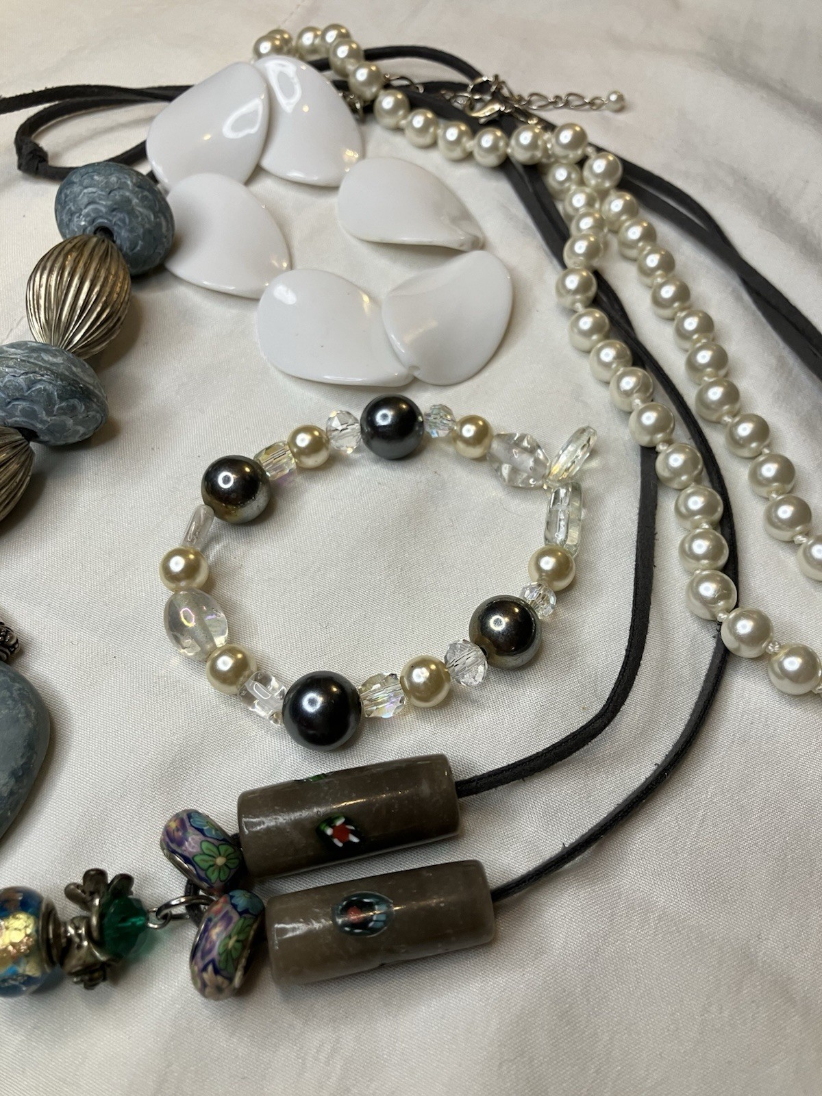 Mixed Lot Multicolor Fashion Jewelry Necklaces & Bracelet Glass Plastic Metal