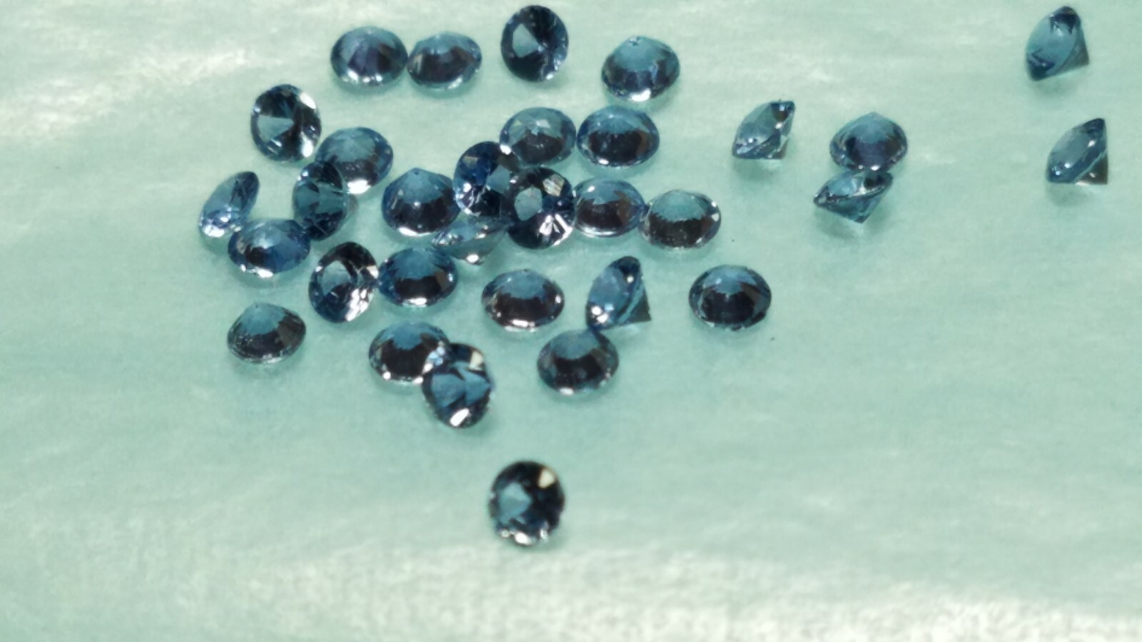 30 Genuine YOGO Montana Sapphires Brilliant Cut Rounds 1.00+ct Ranging 1.9-2.0mm
