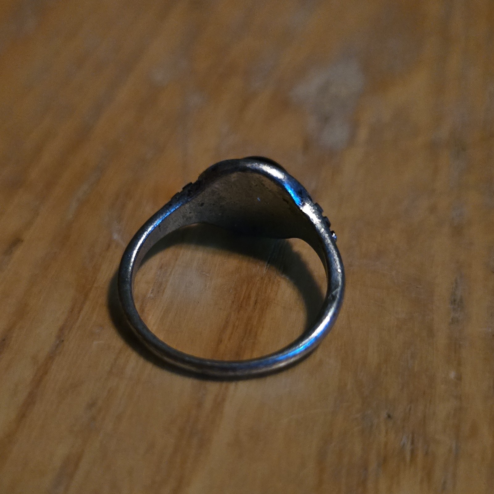 Silver Tone Metal Cocktail Ring Size 6.5 Bezel Round Black Cabochon Stone